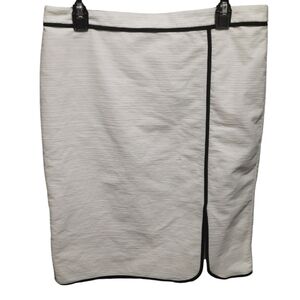 Ann Taylor Factory White and Black Skirt Size 12